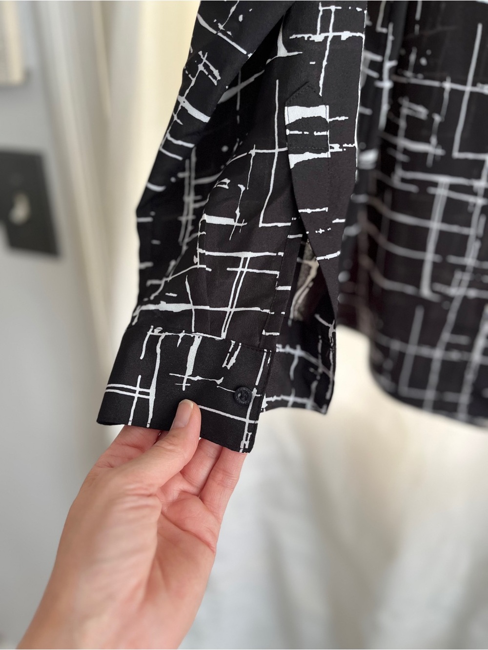 Calvin Klein Black White Abstract Grid Blouse Large - Picture 4 of 8